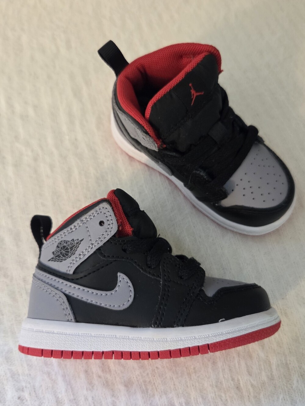 Nike Air Jordan 1 Mid BLACK/CEMENT GREY Toddler Size 5c